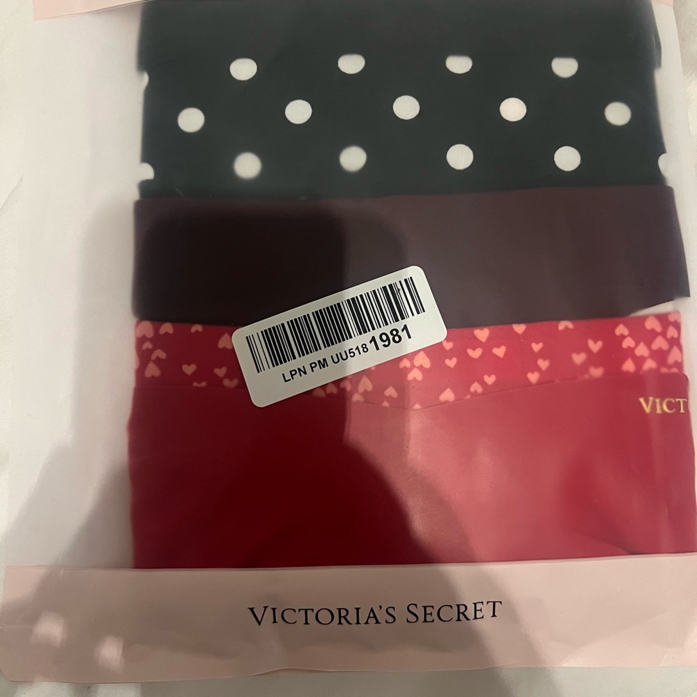 VS seamless thong no show 5 pack NEW